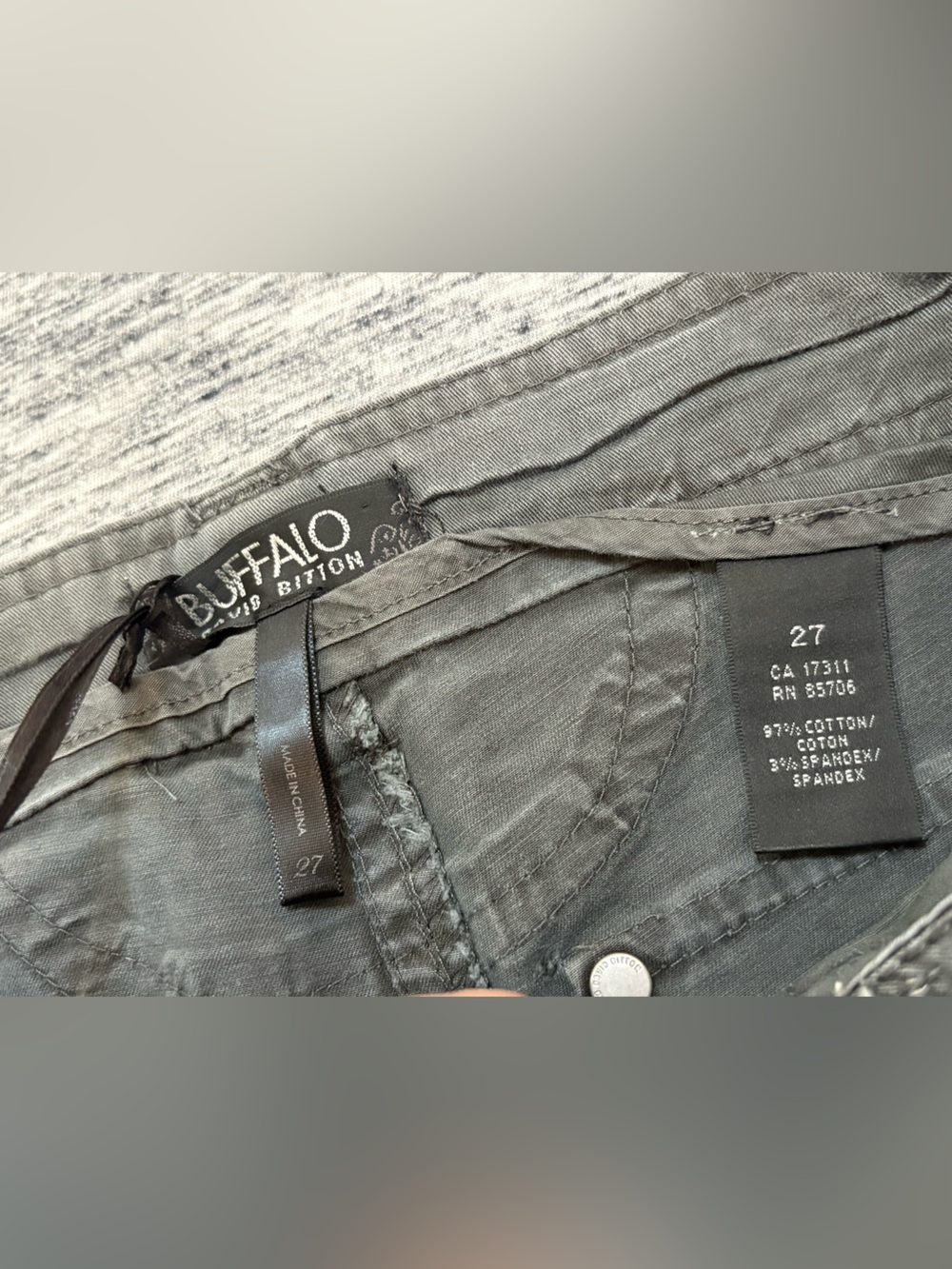 NWT - Buffalo David Bitton Ladies Grey Cargo Pants Skinny Leg Size 27 - Picture 6 of 7
